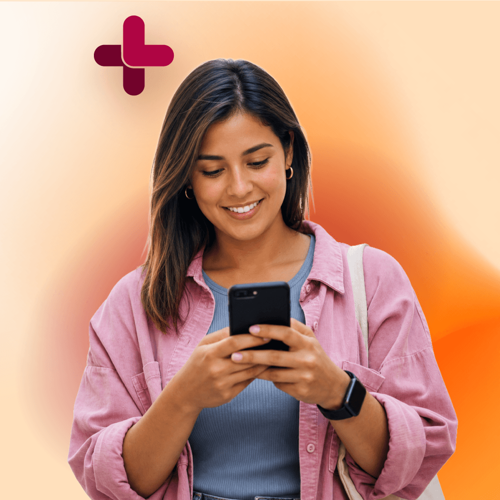 Mujer usando aplicación móvil